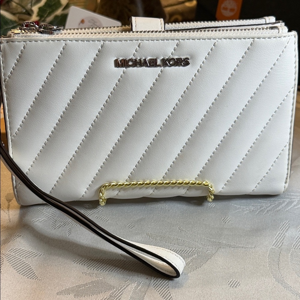 Michael Kors White Diagonal Quilted Wristlet